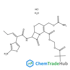 [(2,2-Dimethylpropanoyl)oxy]methyl (6R,7R)-7-{[(2Z)-2-(2-amino-1,3-thiazol-4-yl)-2-pentenoyl]amino}-3-[(carbamoyloxy)methyl]-8-oxo-5-thia-1-azabicyclo[4.2.0]oct-2-ene-2-carboxylate hydrochloride hydra
te