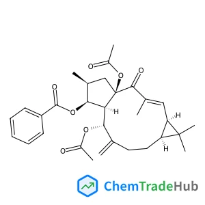 (1aR,2E,4aR,6S,7S,7aR,8R,11aS)-4a,8-Diacetoxy-1,1,3,6-tetramethyl-9-methylene-4-oxo-1a,4,4a,5,6,7,7a,8,9,10,11,11a-dodecahydro-1H-cyclopenta[a]cyclopropa[f][11]annulen-7-yl benzoate